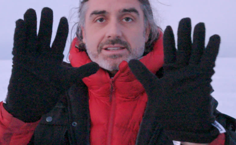 Thin gloves
